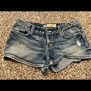 BKE denim shorts size 28!